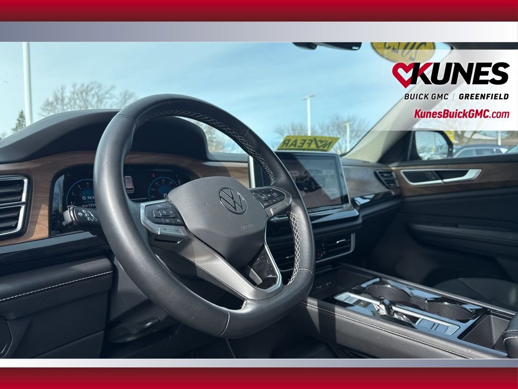 Used 2025 Volkswagen Atlas SE image 15