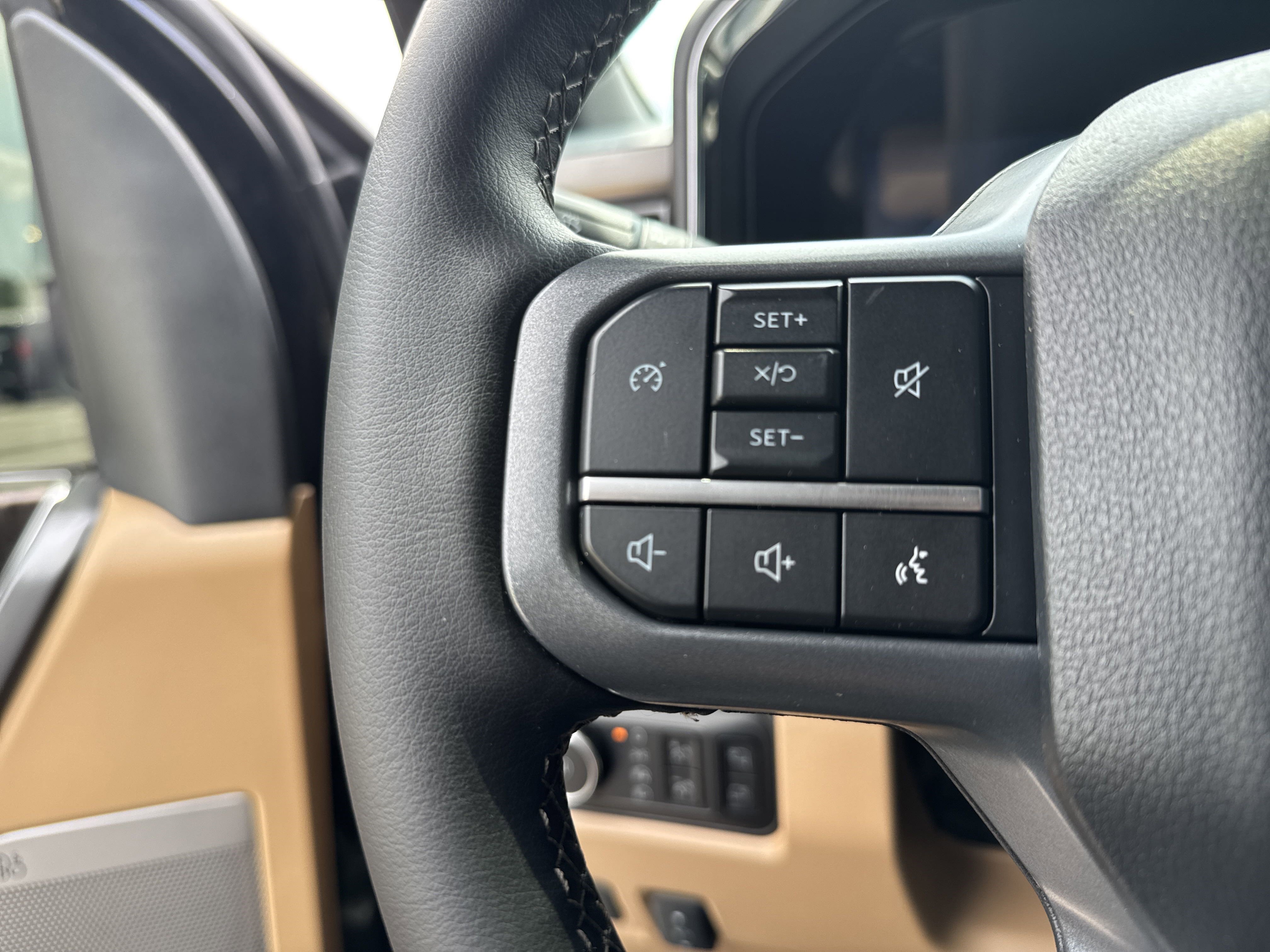 Used 2025 Ford F250 Lariat w/ Chrome Package image 19