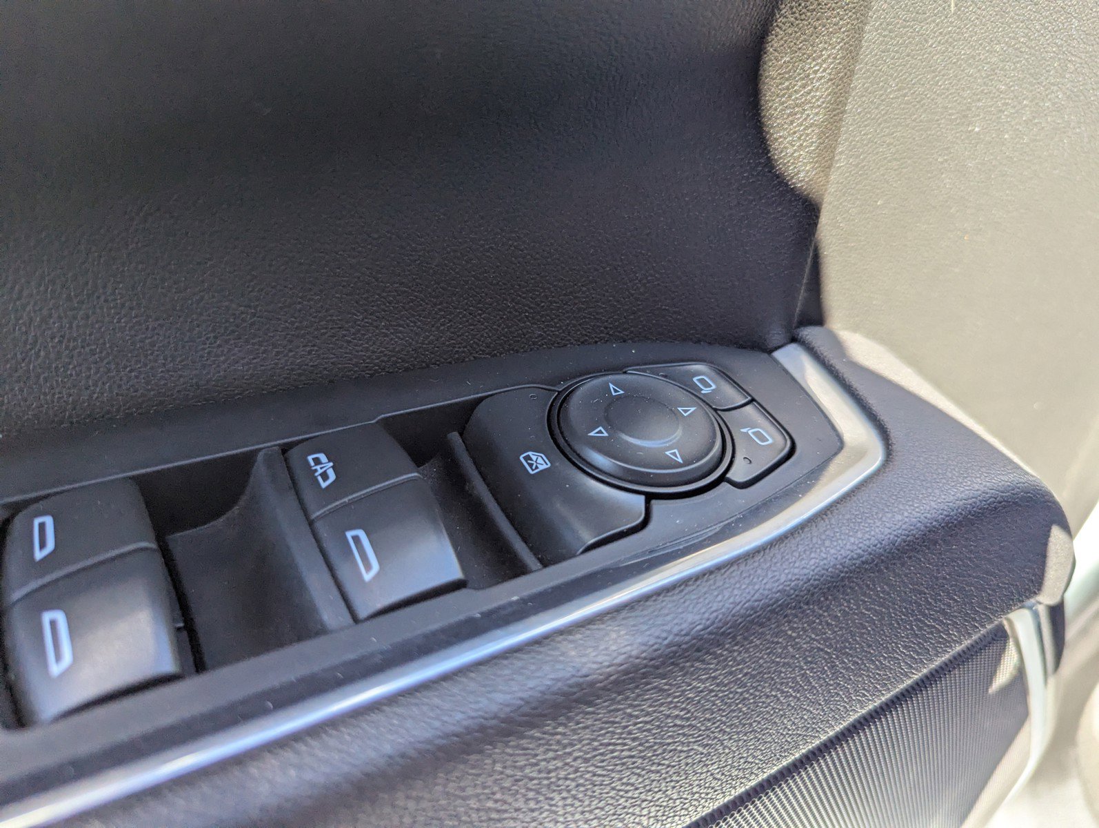 Certified 2025 Chevrolet Silverado 2500 LT w/ Convenience Package image 27