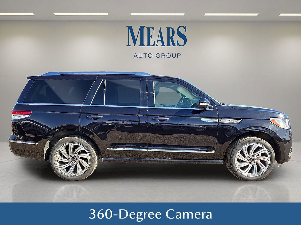 Used 2024 Lincoln Navigator Reserve image 7