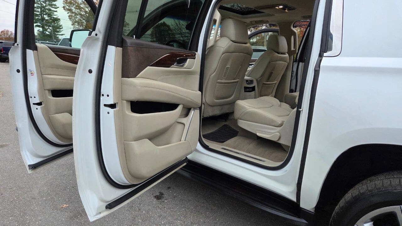 Used 2016 Cadillac Escalade ESV Premium image 26