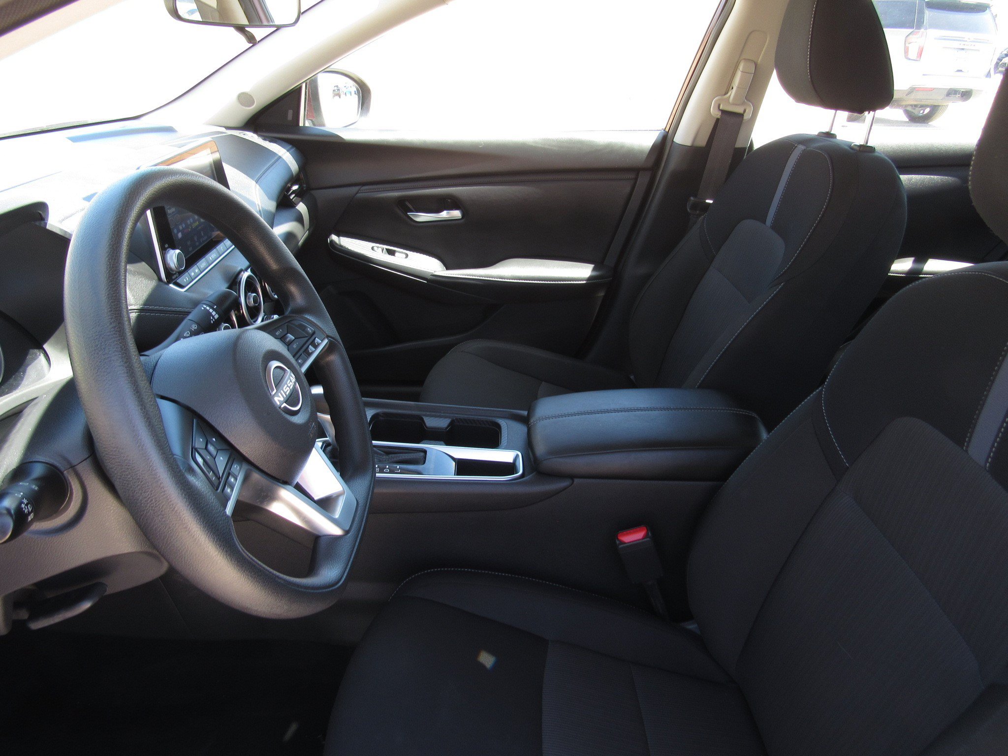 Used 2025 Nissan Sentra SV FWD image 13