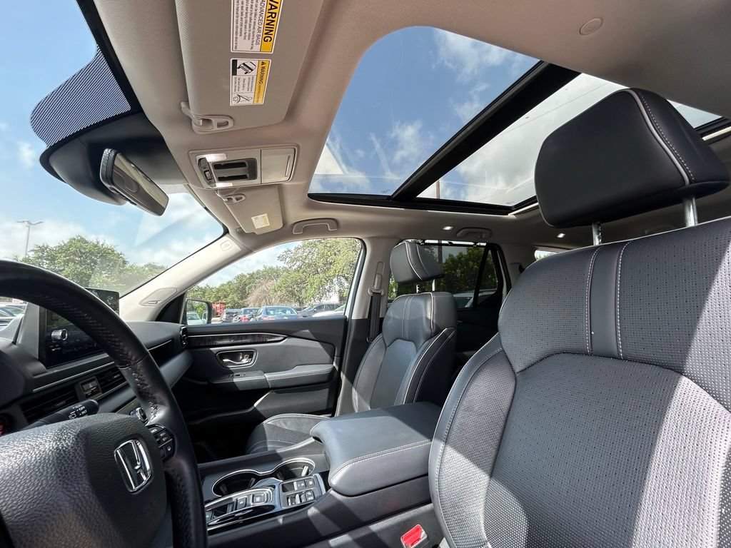 Used 2023 Honda Pilot Elite image 12