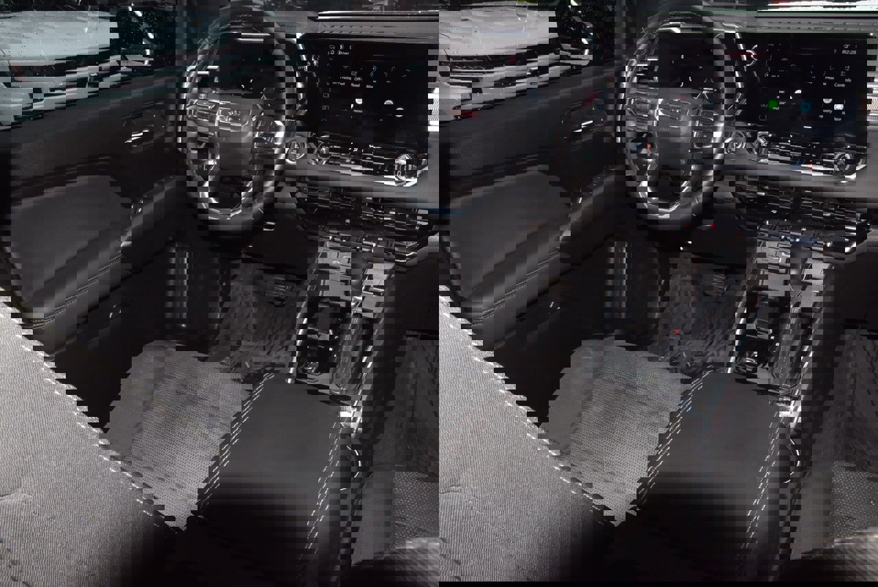 Used 2024 GMC Canyon Elevation w/ Convenience Package image 15