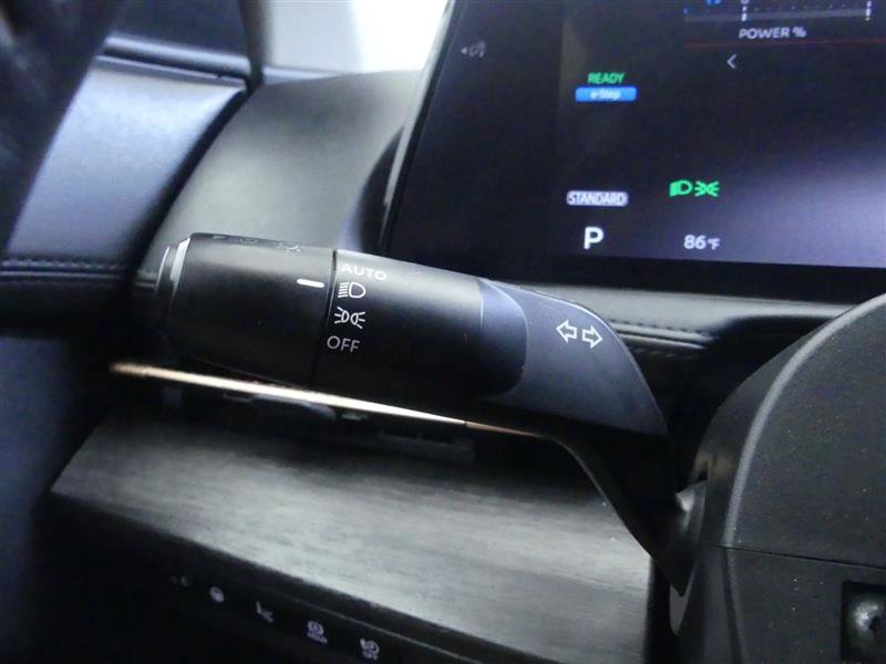 Used 2023 Nissan Ariya AWD image 17