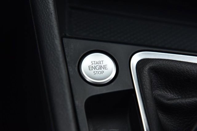 Used 2025 Volkswagen Jetta SEL image 17