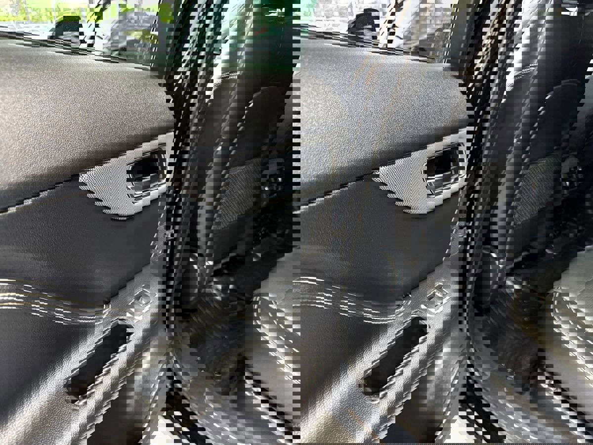 Used 2019 Jaguar F-PACE S image 37