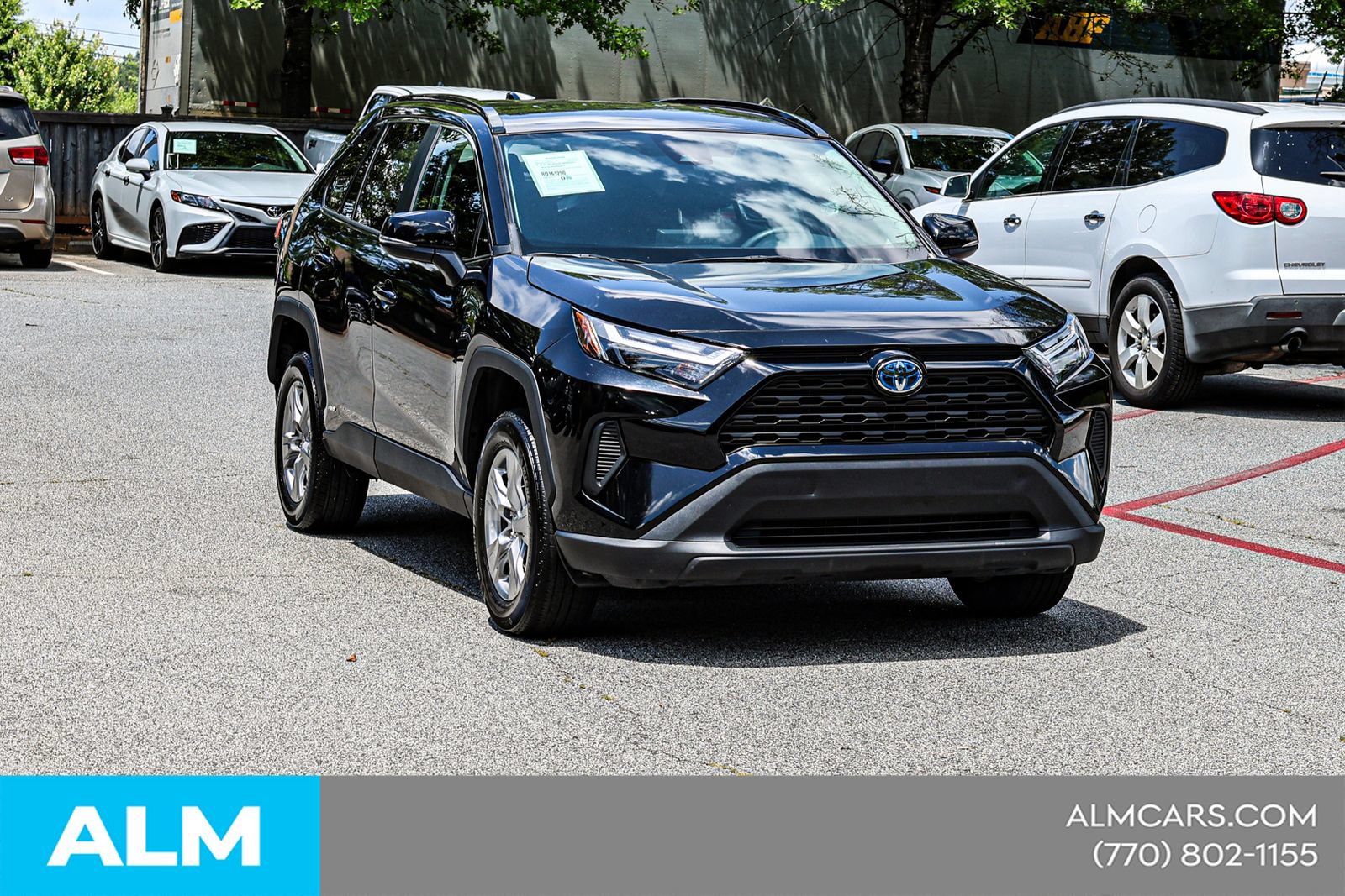 Used 2024 Toyota RAV4 LE AWD/4WD image 5