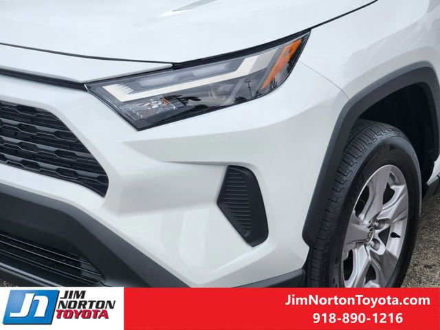 Used 2025 Toyota RAV4 XLE w/ Convenience Package FWD image 11