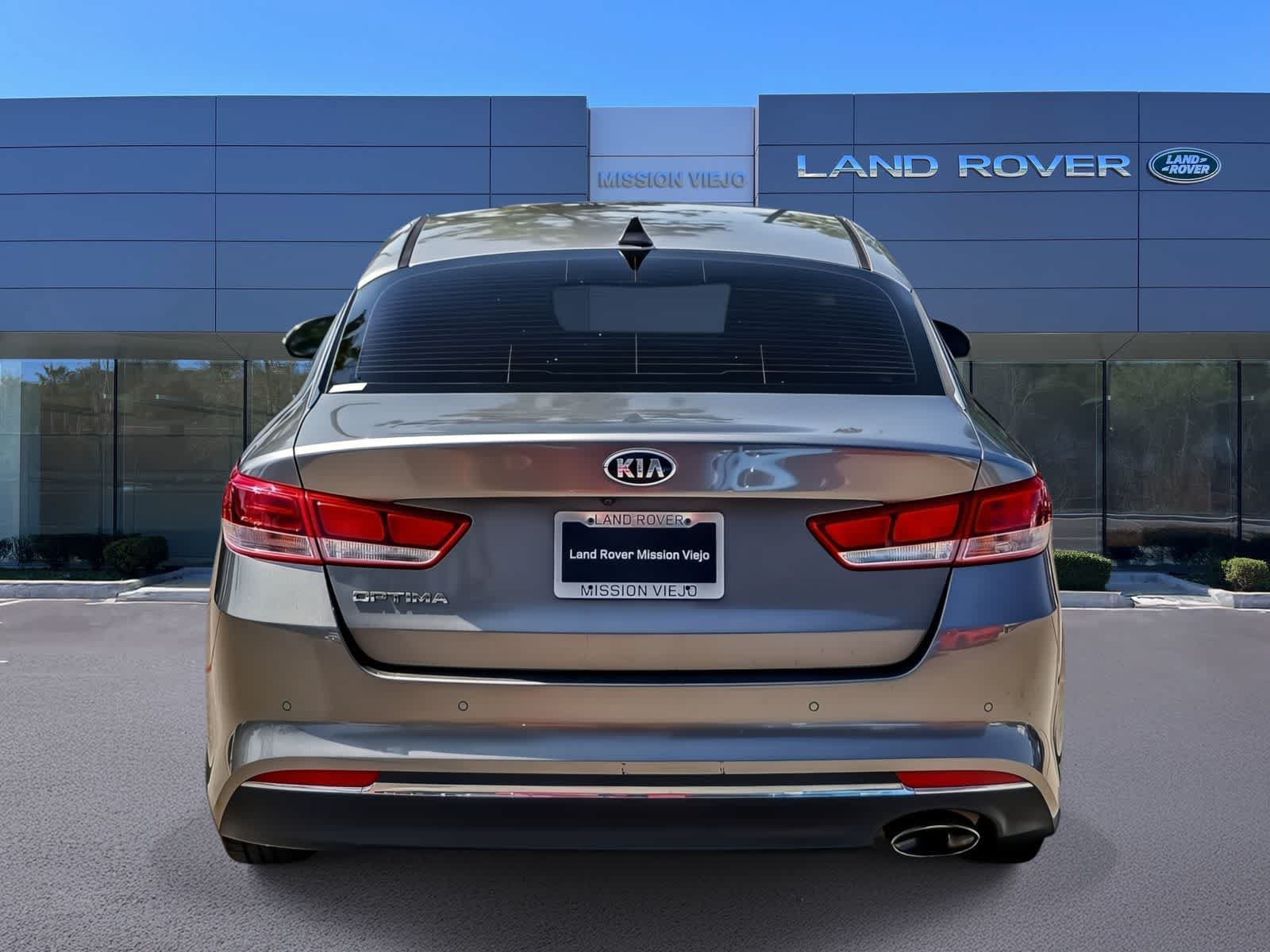 Used 2018 Kia Optima LX w/ 17" Alloy Wheels Package FWD image 5