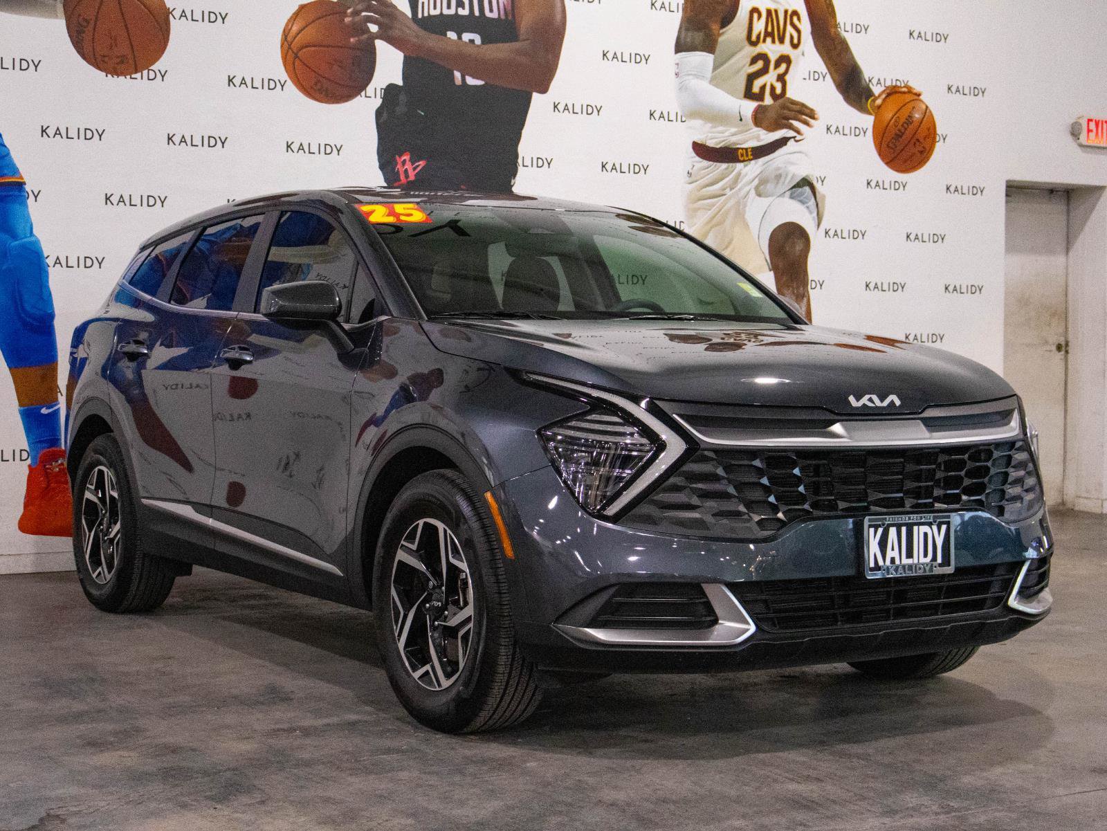 Used 2025 Kia Sportage LX image 18