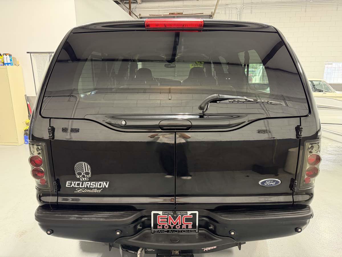 Used 2005 Ford Excursion Limited AWD/4WD image 6