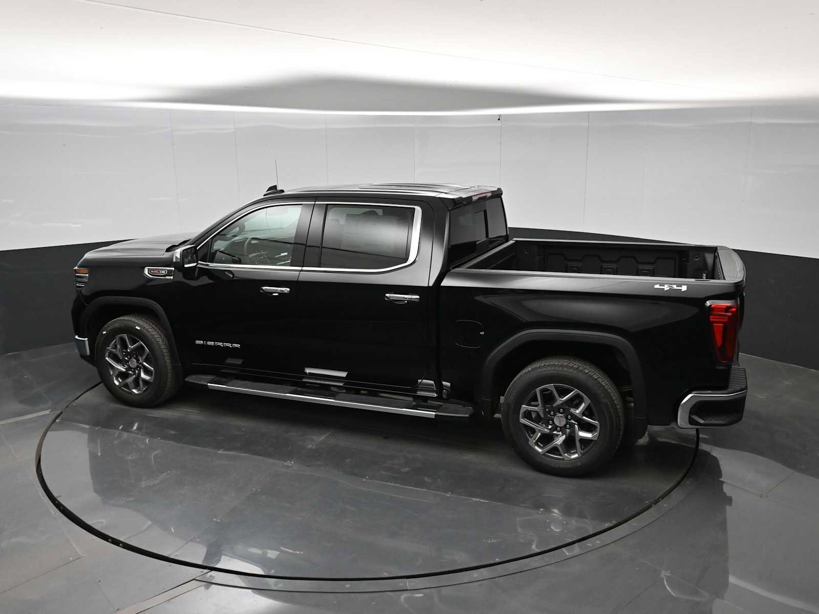 New 2026 GMC Sierra 1500 SLT w/ SLT Premium Package AWD/4WD image 29