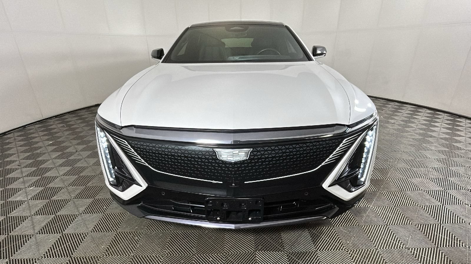 Used 2024 Cadillac Lyriq Sport RWD image 7