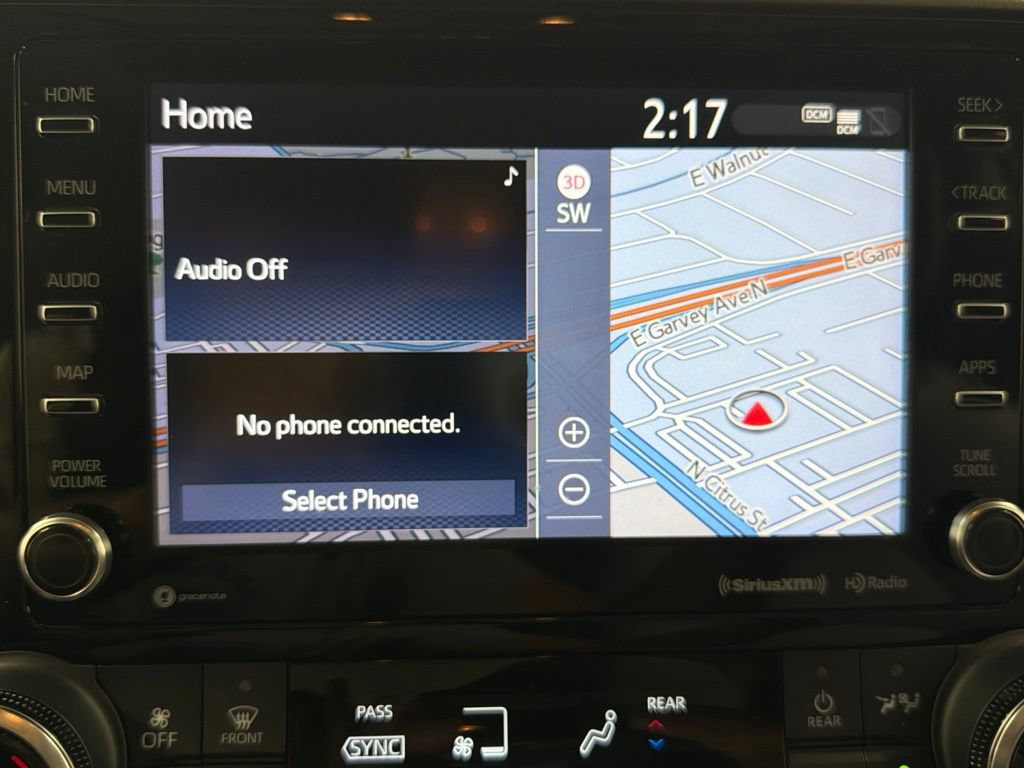Used 2022 Toyota Highlander XLE FWD image 34