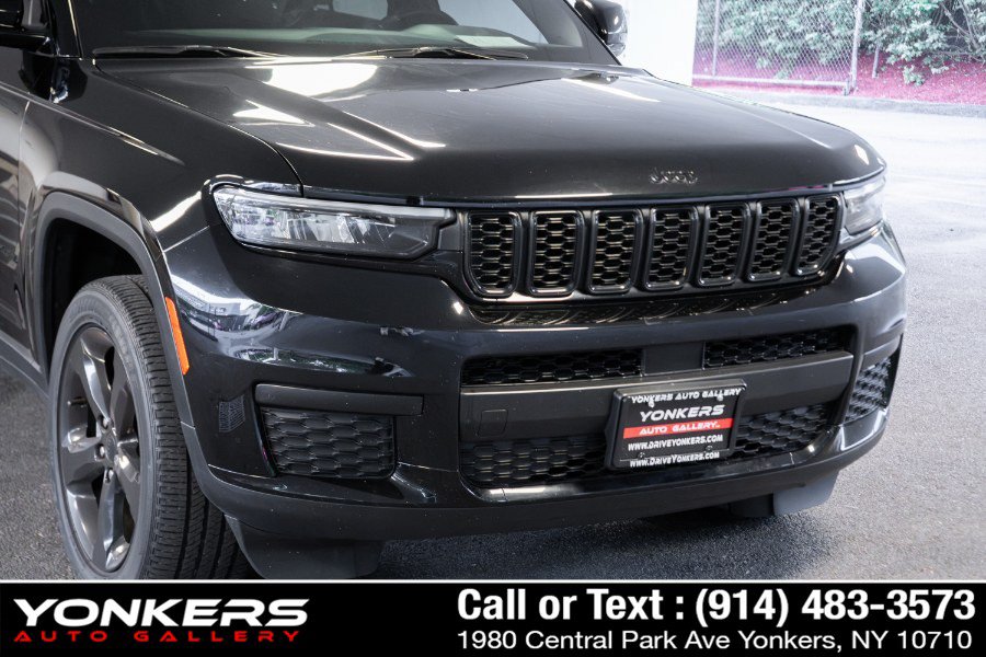 Used 2023 Jeep Grand Cherokee L Laredo AWD/4WD image 6