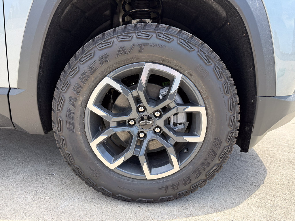 New 2027 Chevrolet Equinox ACTIV FWD image 8