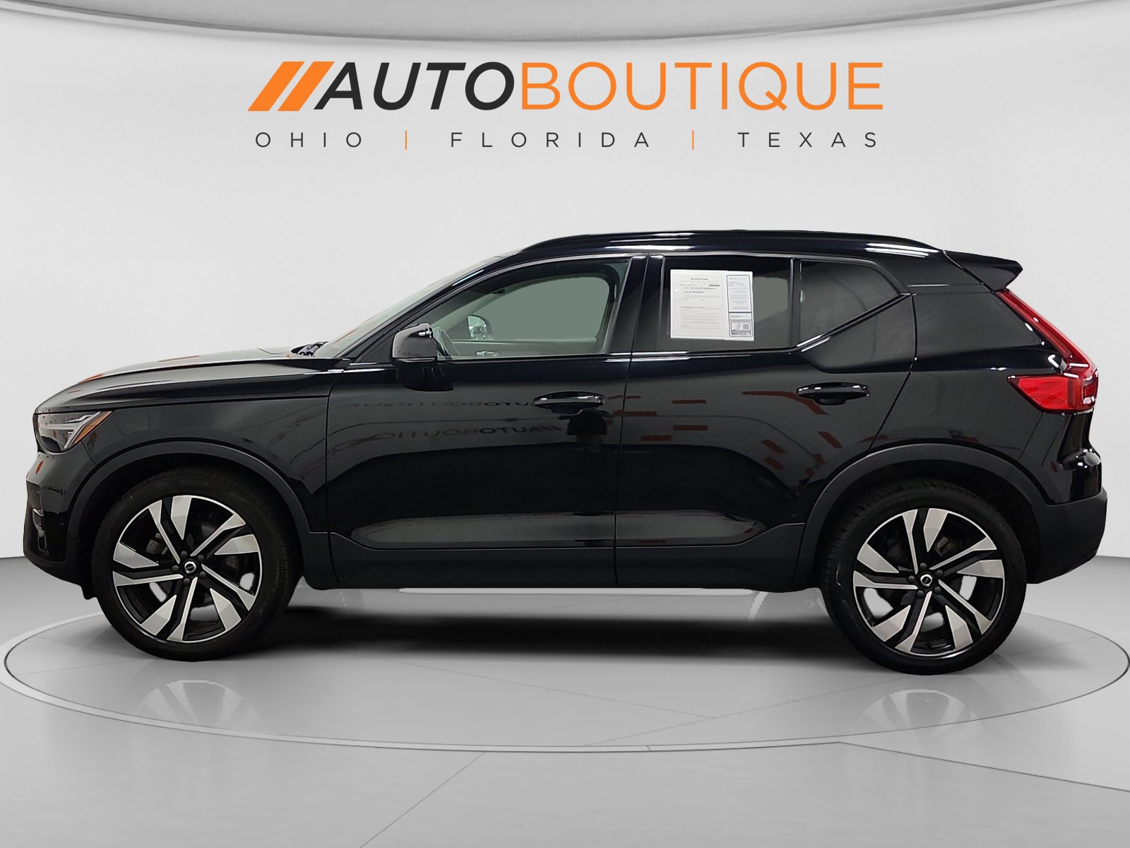 Used 2023 Volvo XC40 B5 Ultimate w/ Protection Package Premier AWD/4WD image 2