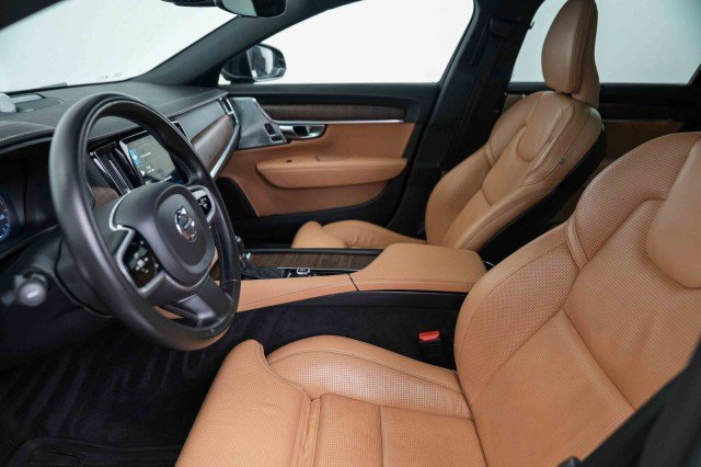 Used 2021 Volvo V90 T6 Inscription w/ Climate Package image 19