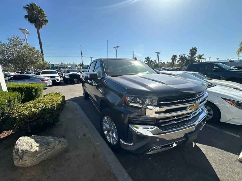 Used 2020 Chevrolet Silverado 1500 LTZ w/ LTZ Premium Package AWD/4WD image 2