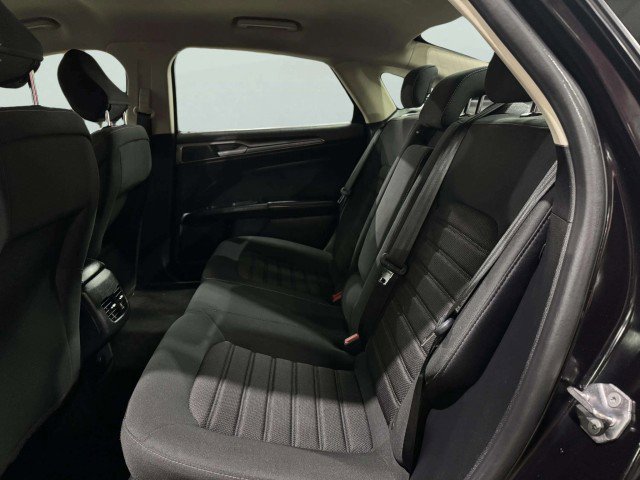 Used 2020 Ford Fusion SE image 32