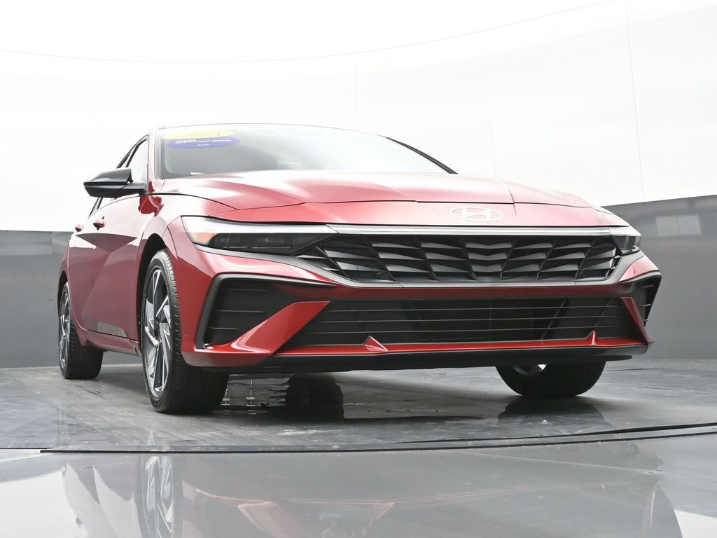 Certified 2025 Hyundai Elantra Sport image 49