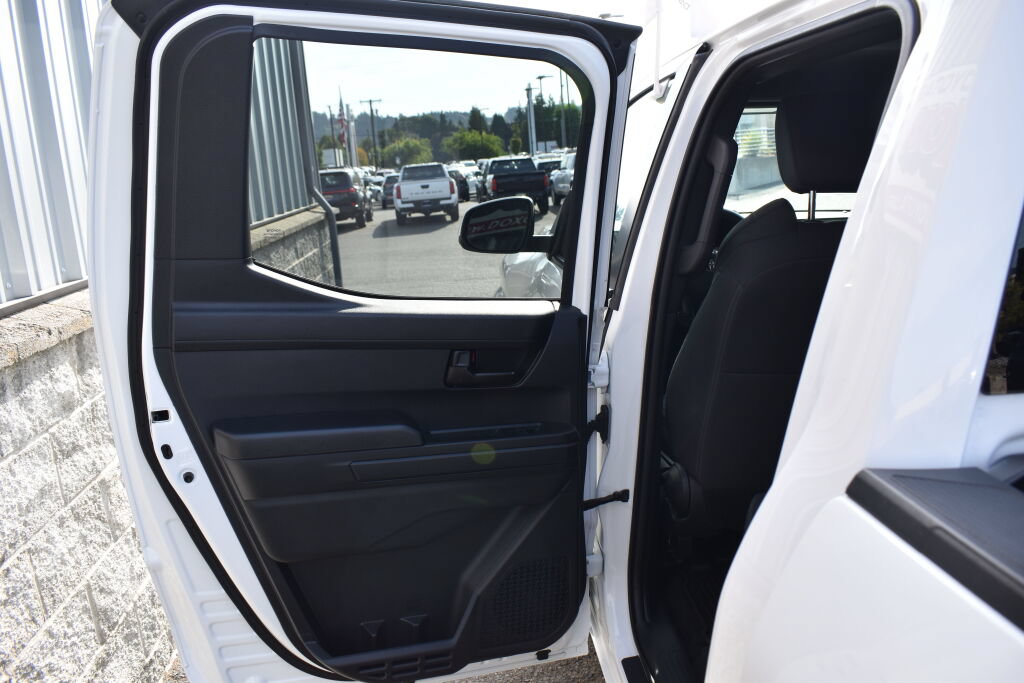 Certified 2025 Toyota Tacoma SR5 AWD/4WD image 19