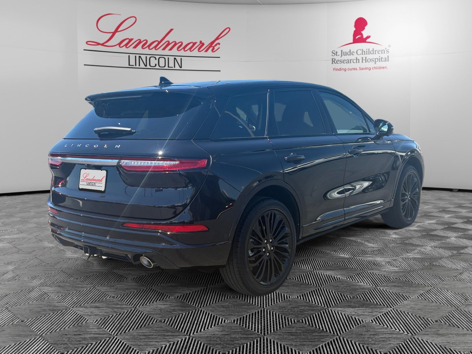 Certified 2024 Lincoln Corsair AWD w/ Equipment Group 102A image 5