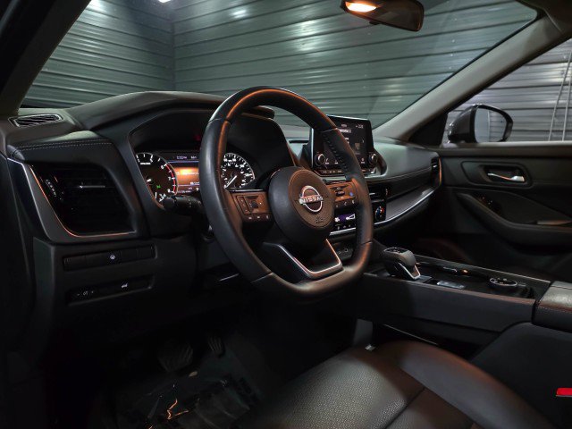 Used 2022 Nissan Rogue SV w/ SV Premium Package image 10