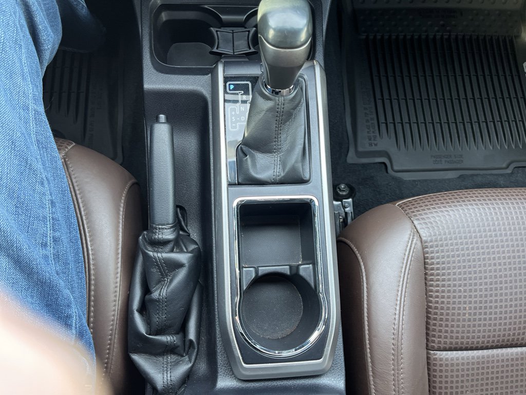 Used 2017 Toyota Tacoma Limited image 19