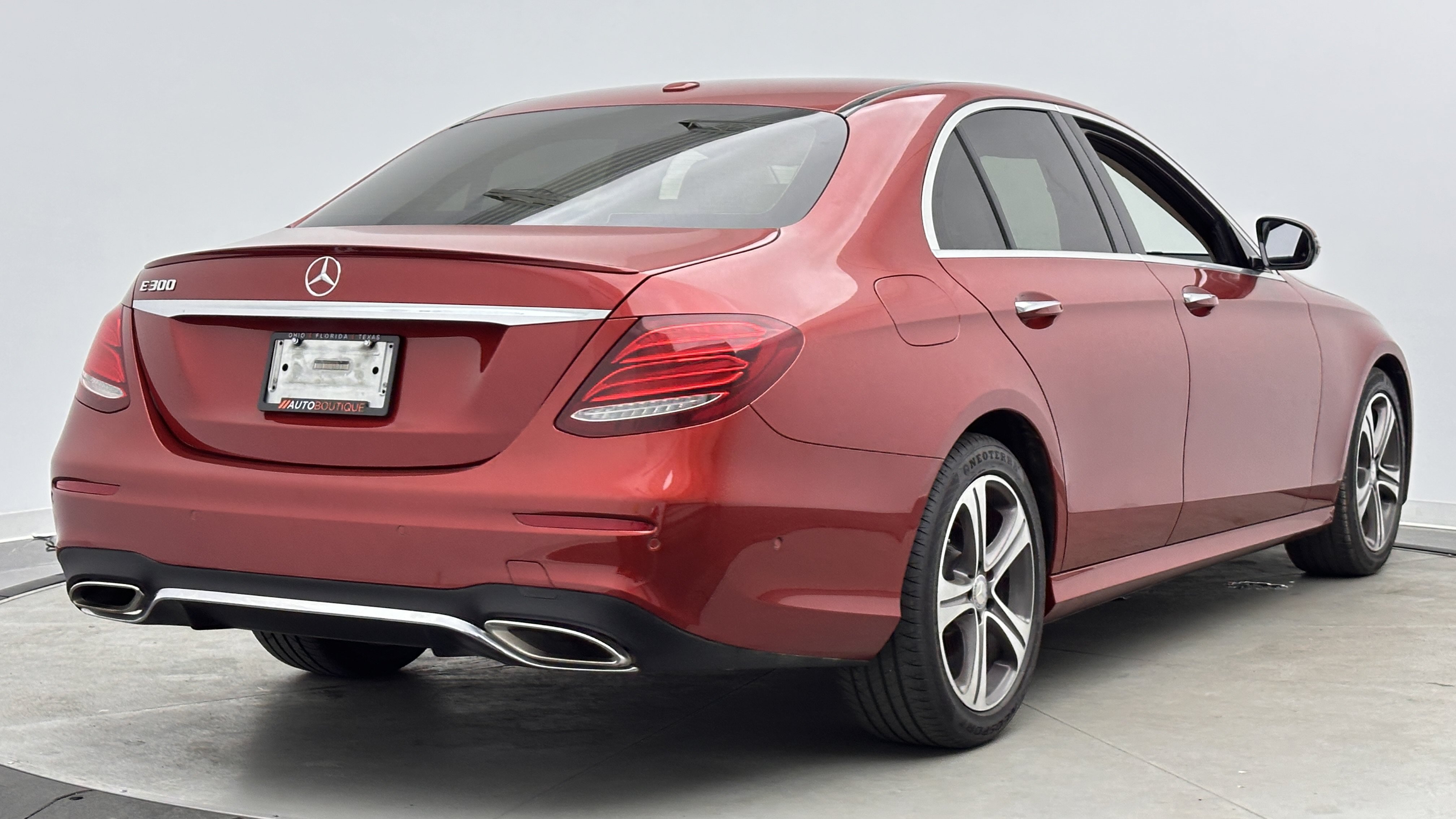 Used 2017 Mercedes-Benz E 300 image 10