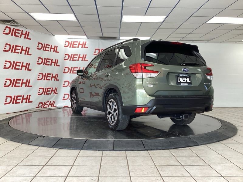 Used 2019 Subaru Forester Premium AWD/4WD image 5