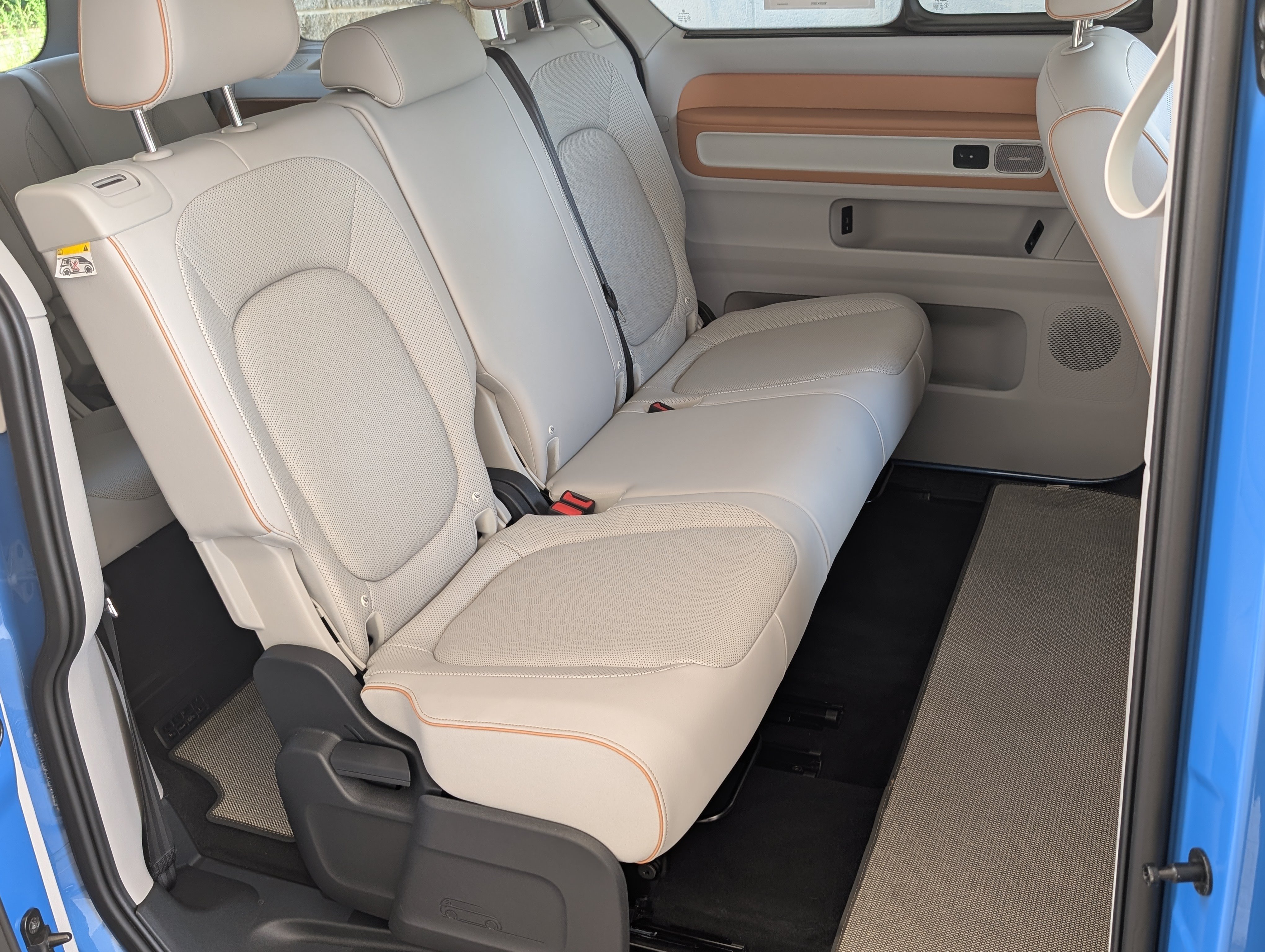 Used 2025 Volkswagen ID. Buzz Pro S Plus RWD image 23