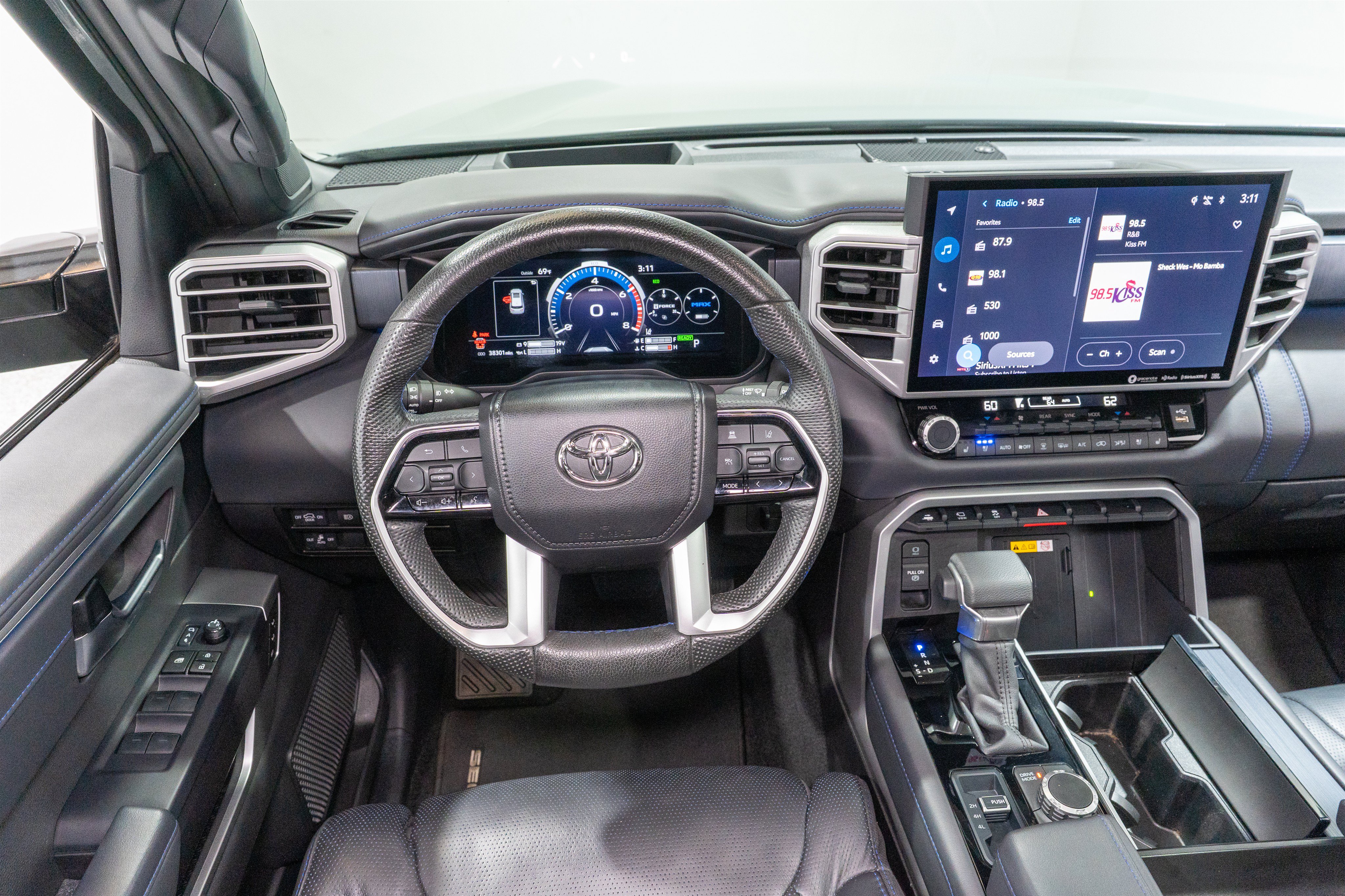 Used 2024 Toyota Sequoia Platinum AWD/4WD image 12