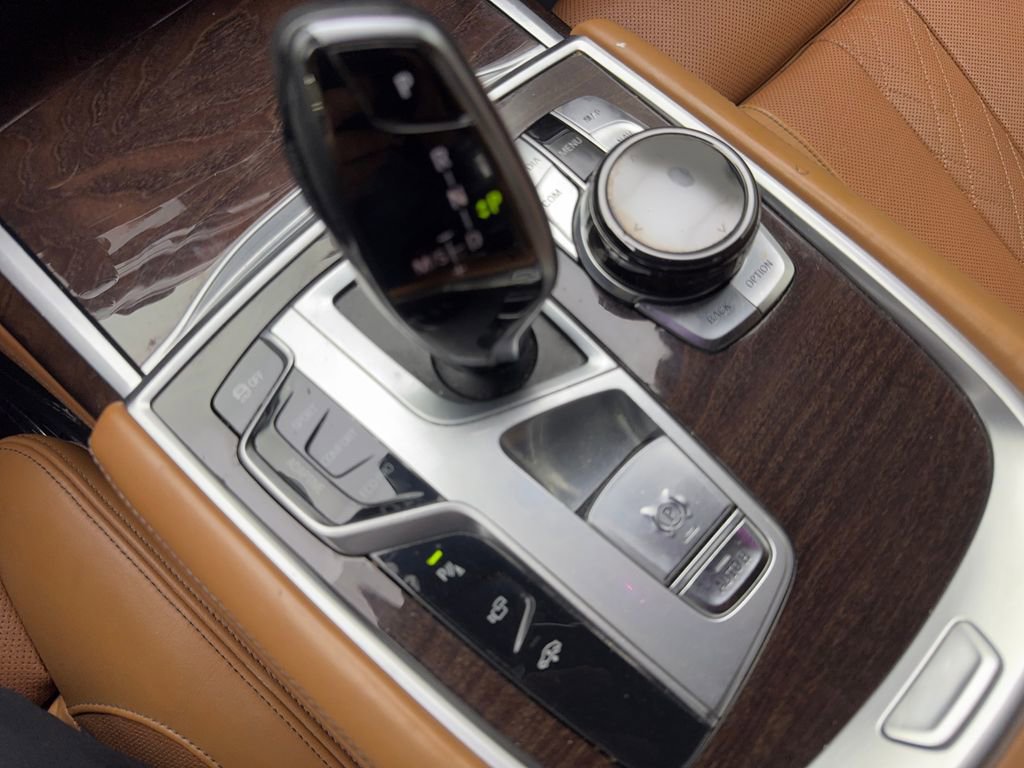 Used 2017 BMW 750i xDrive image 70