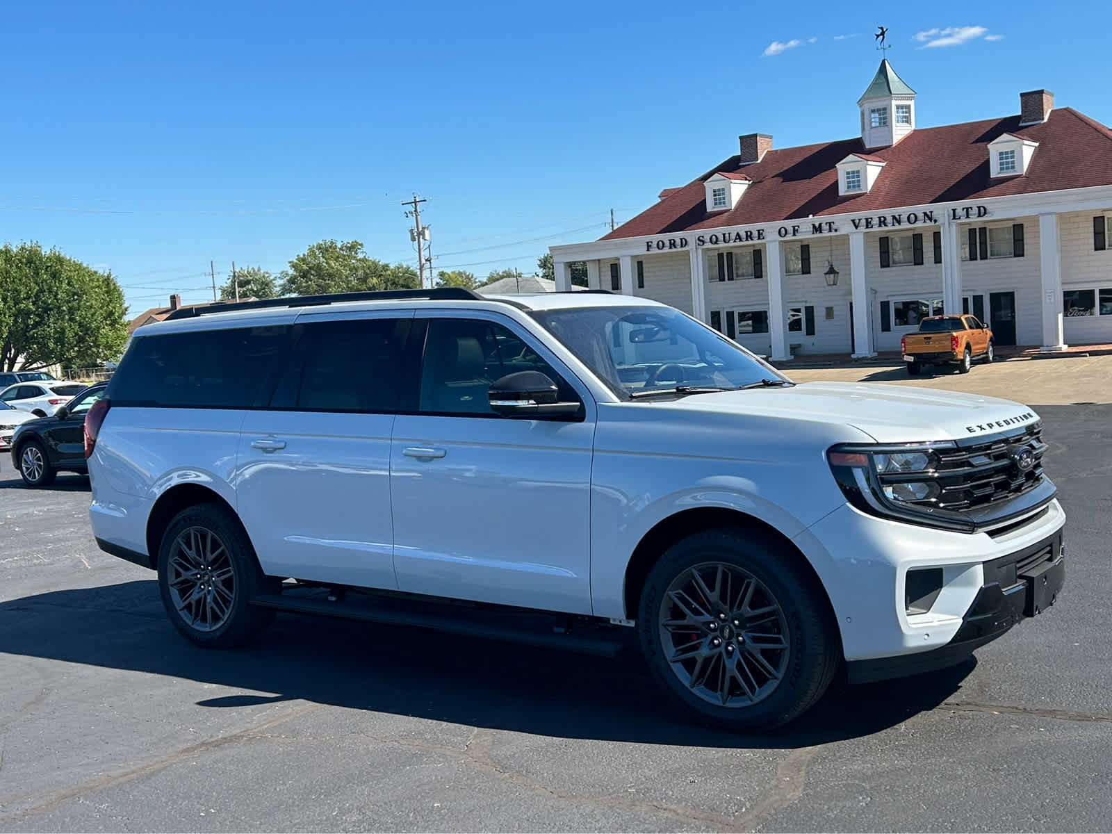 New 2025 Ford Expedition Max Platinum w/ Stealth Performance Package image 4
