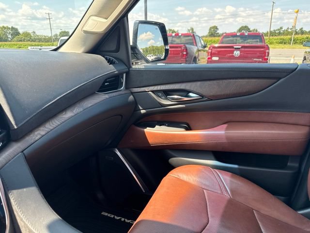 Used 2020 Cadillac Escalade ESV Luxury AWD/4WD image 44