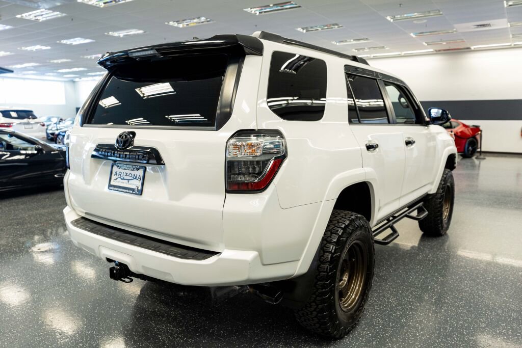 Used 2020 Toyota 4Runner Venture image 6