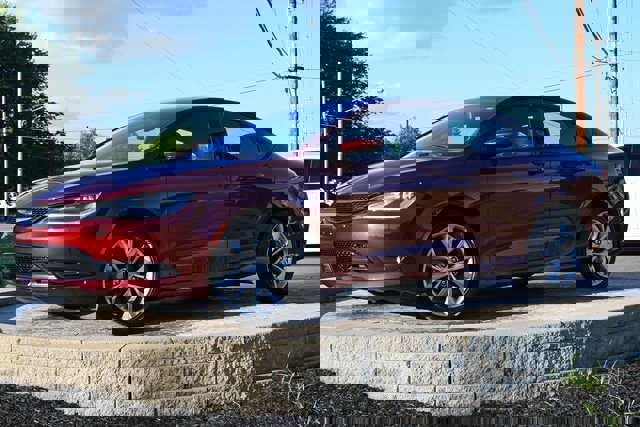 Used 2015 Chrysler 200 S w/ Comfort Group