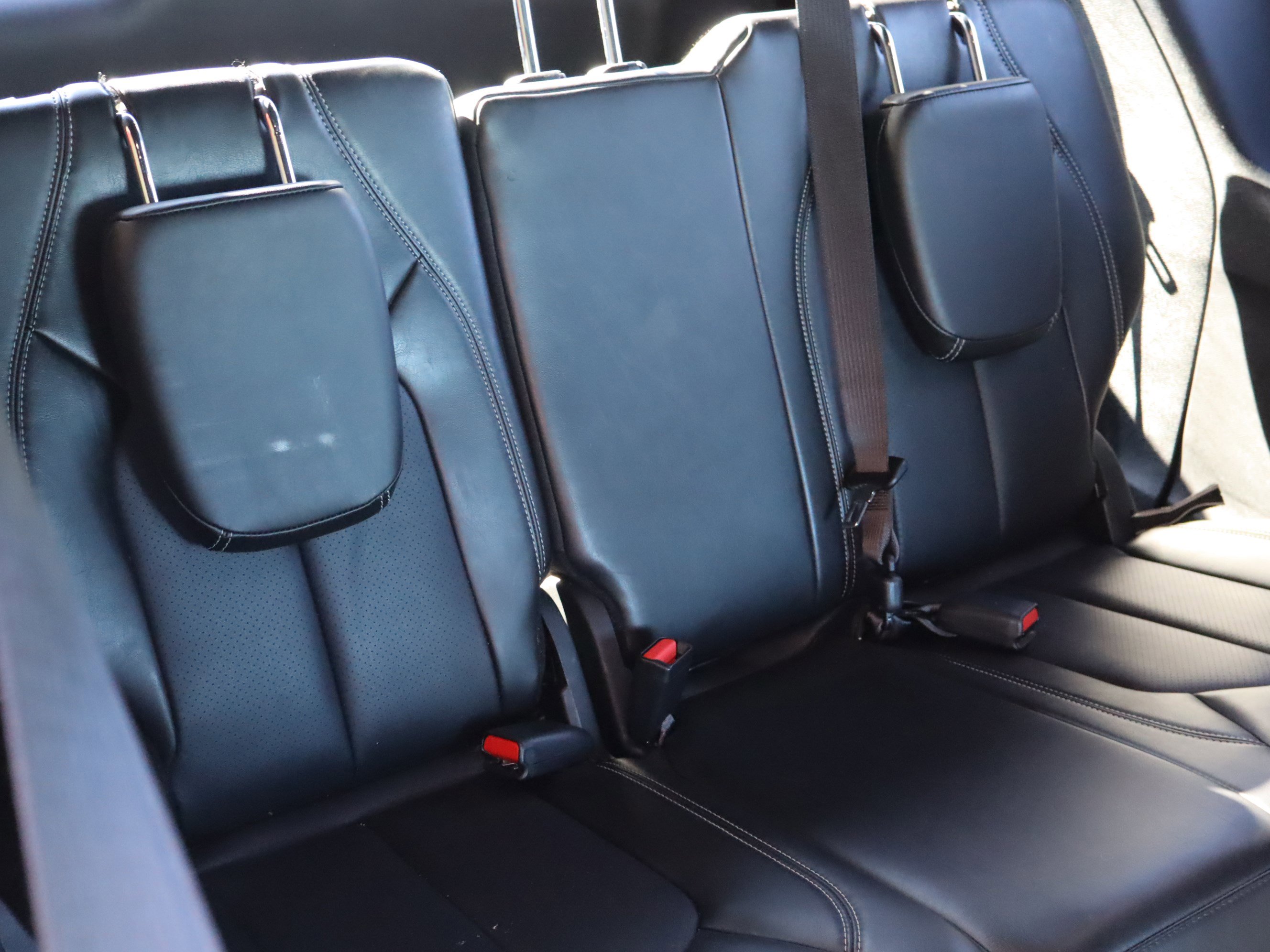 Used 2025 Chrysler Pacifica Select image 33