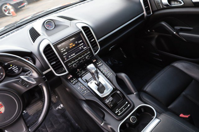 Used 2013 Porsche Cayenne Diesel AWD/4WD image 32