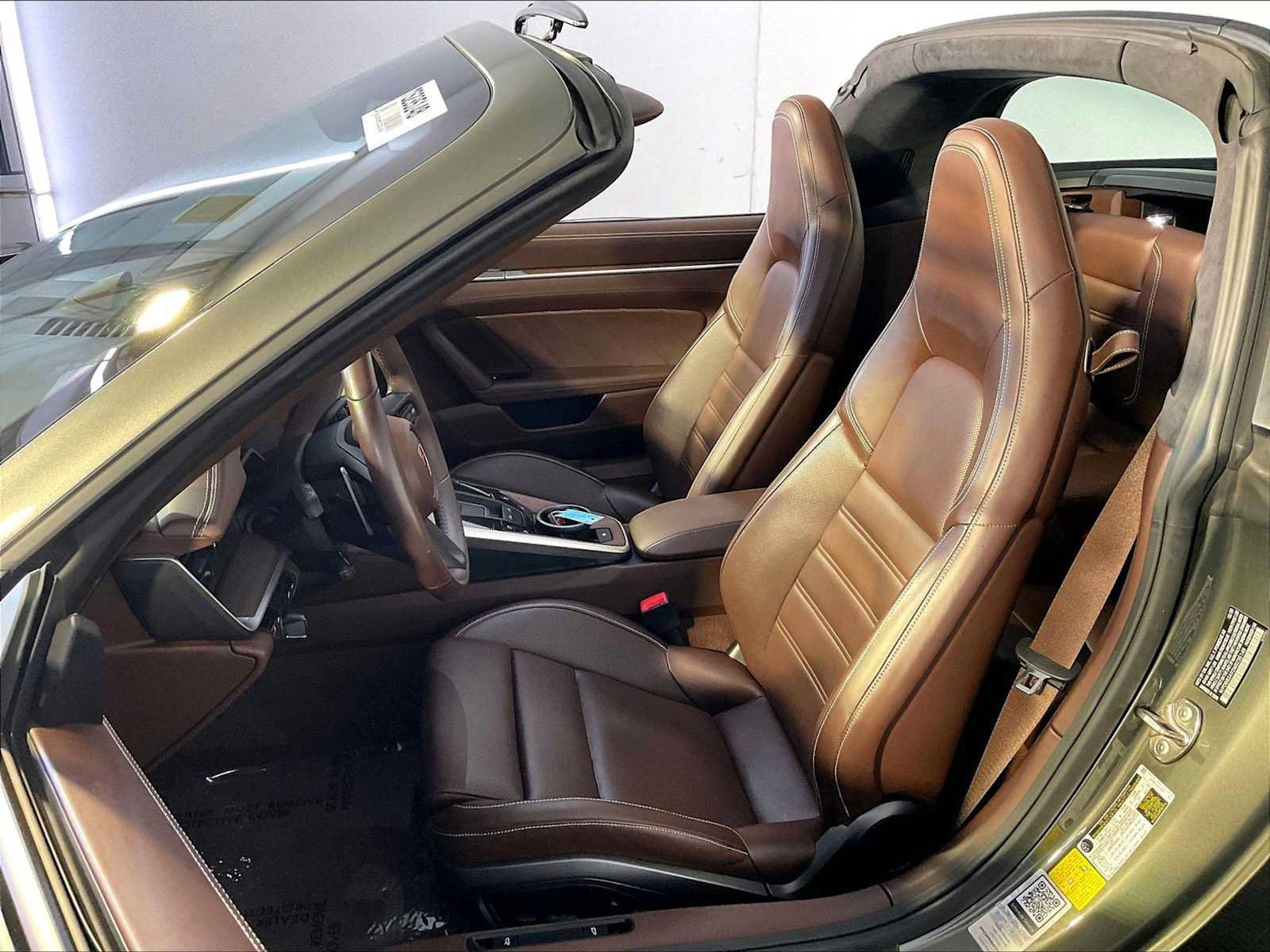 Certified 2021 Porsche 911 Targa 4S AWD/4WD image 5