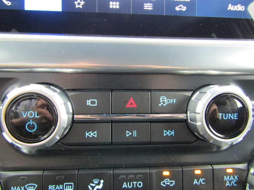 New 2025 Ford F150 Lariat w/ Equipment Group 502A High image 35