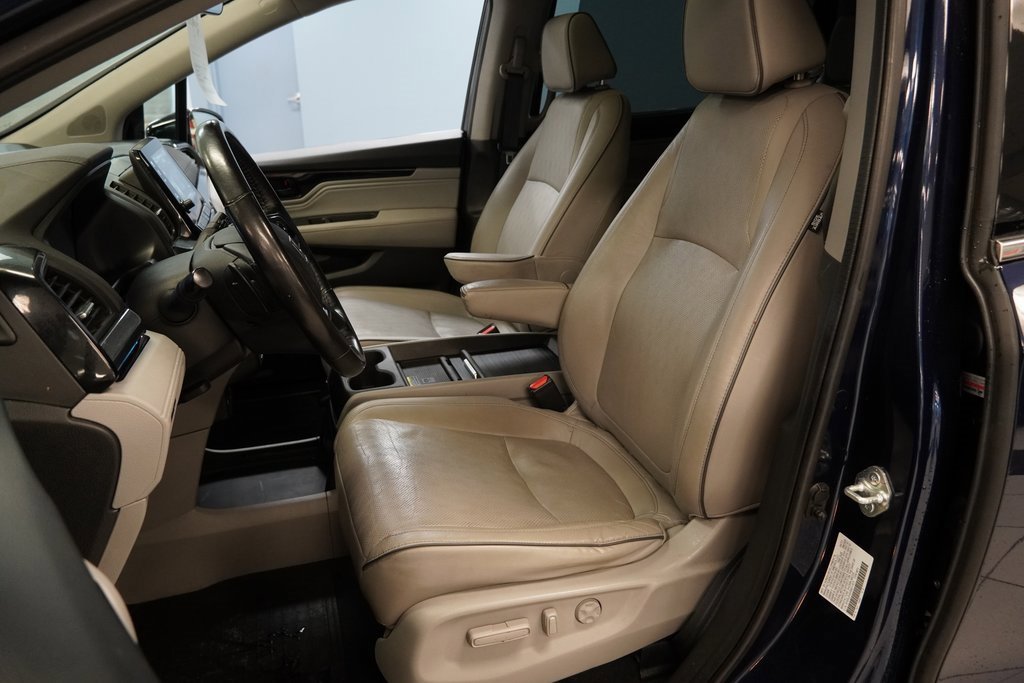 Used 2022 Honda Odyssey Elite image 2