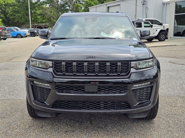New 2026 Jeep Grand Cherokee Limited w/ Limited Altitude Package RWD image 4