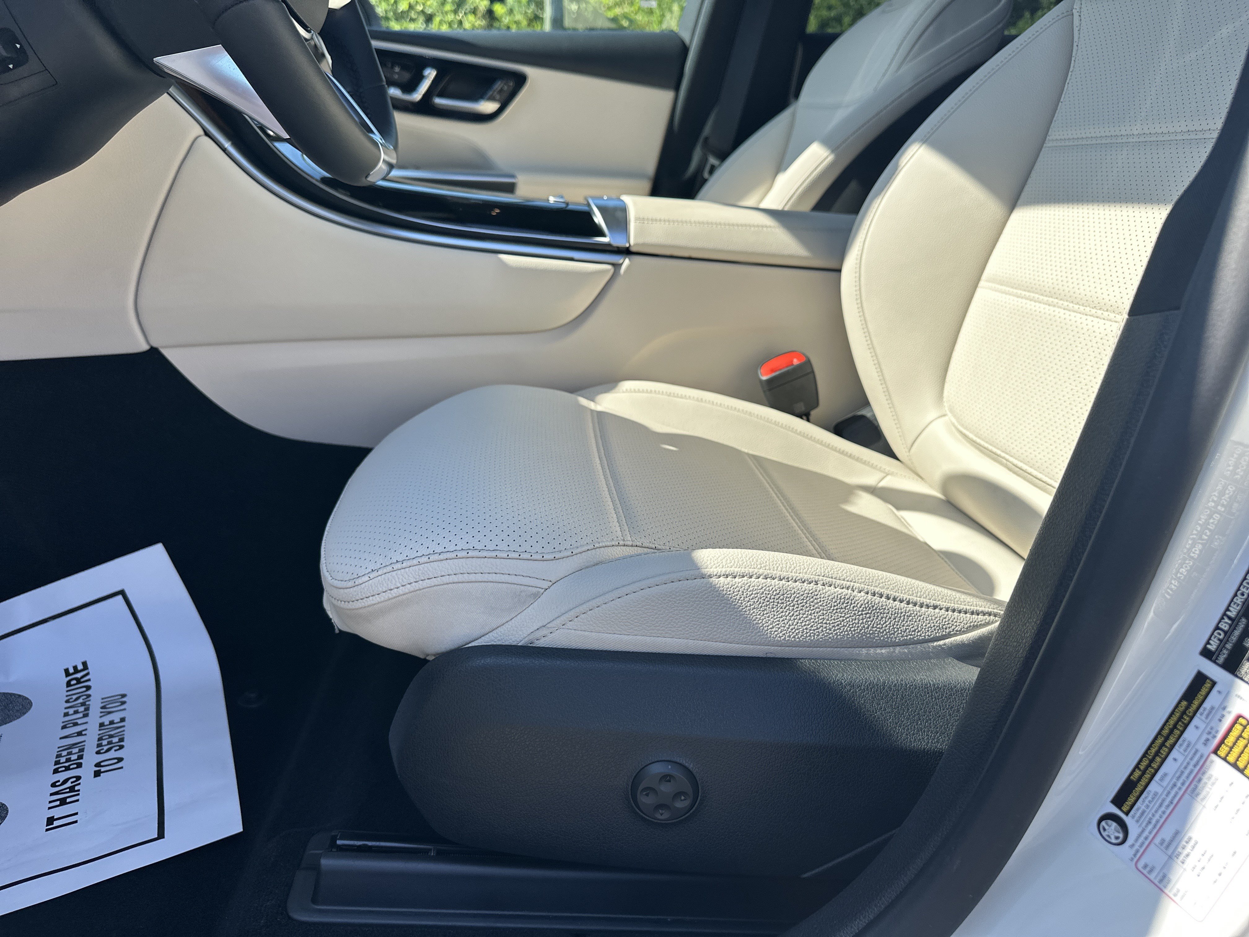Used 2025 Mercedes-Benz GLC 300 image 9