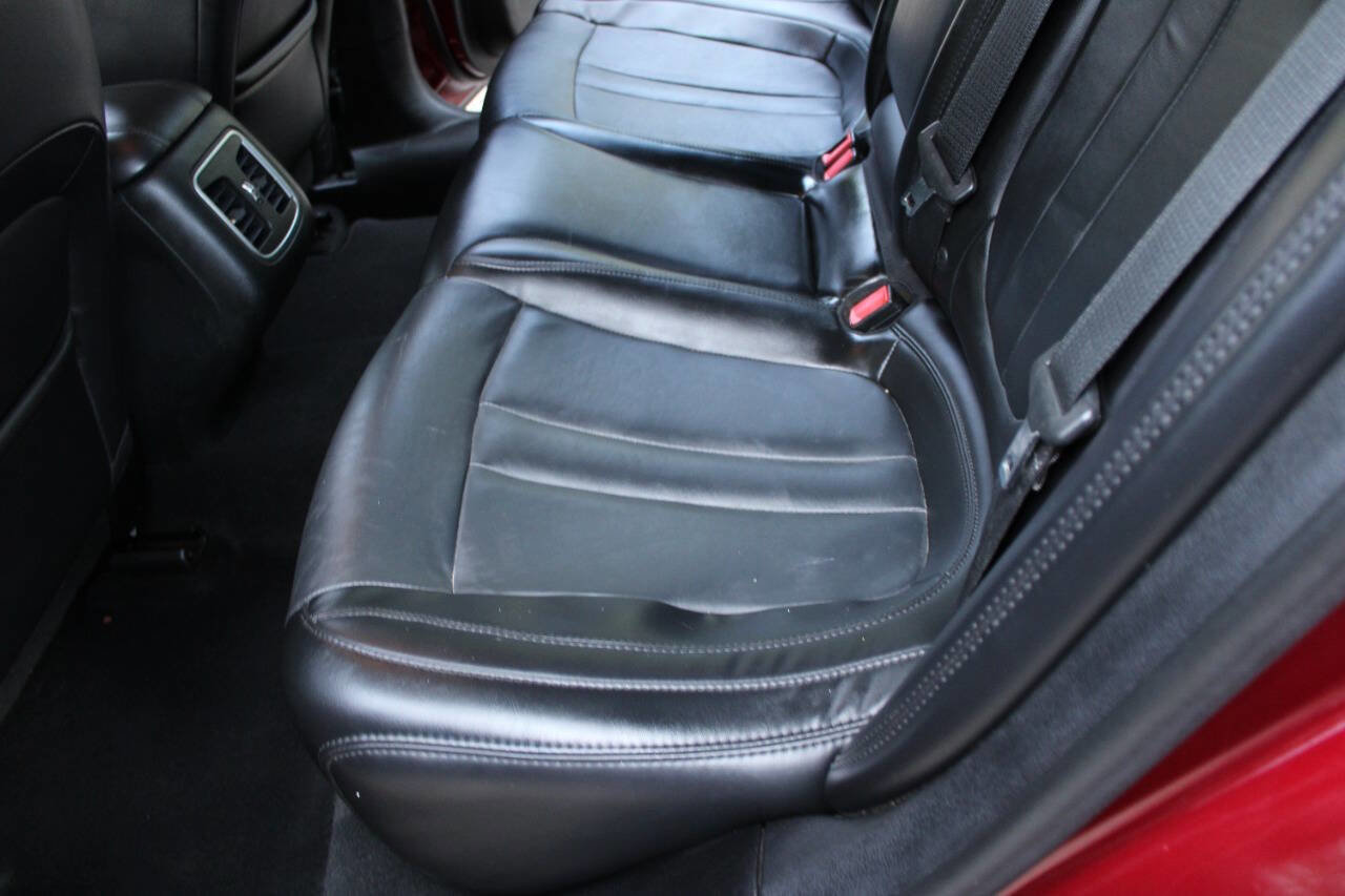 Used 2015 Chrysler 200 C w/ Navigation & Sound Group I image 21