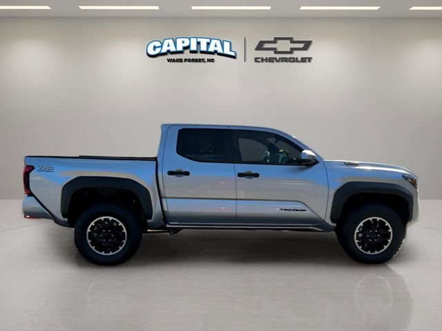 Used 2025 Toyota Tacoma TRD Off-Road image 6