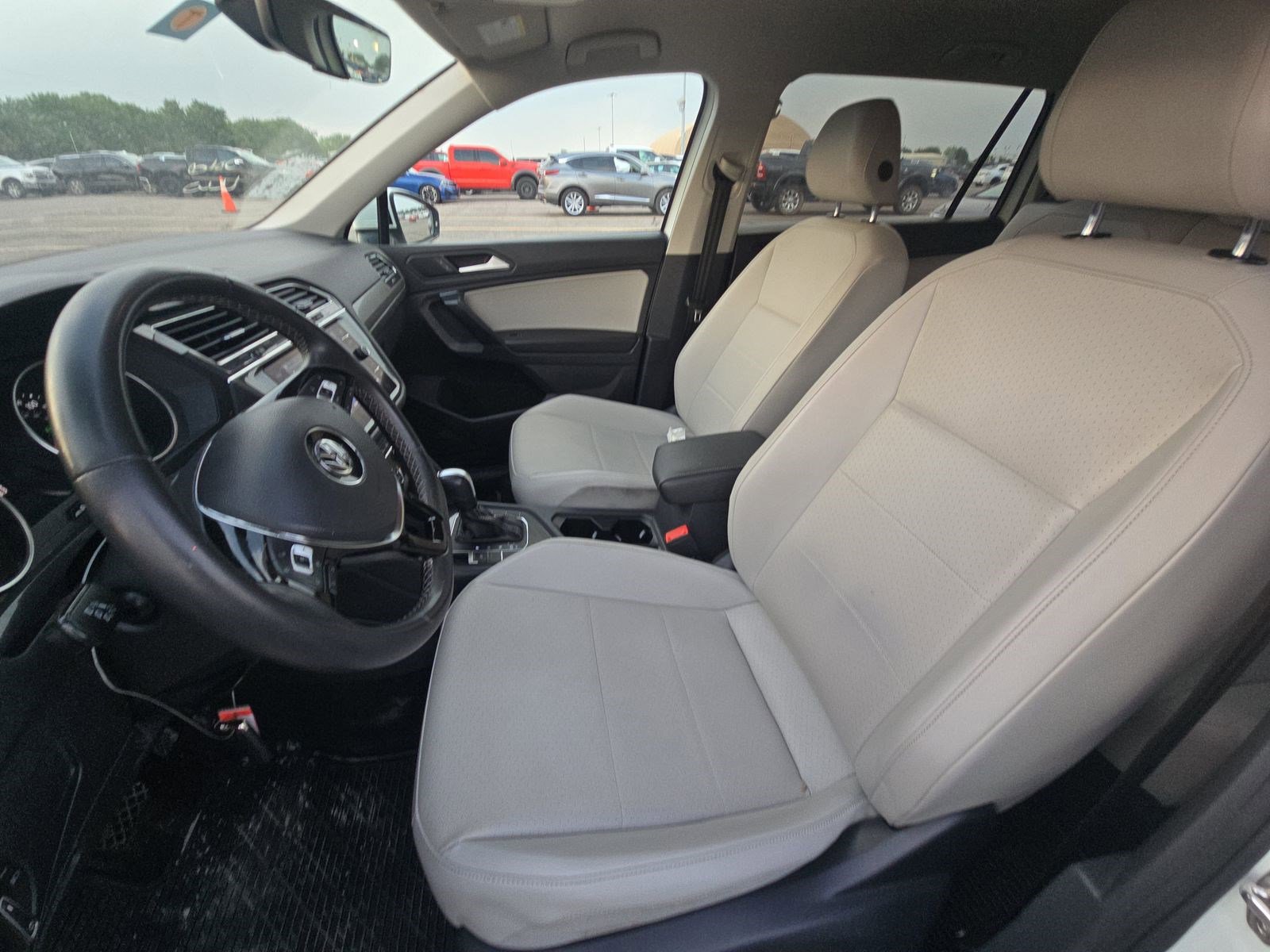 Used 2021 Volkswagen Tiguan SE FWD image 10