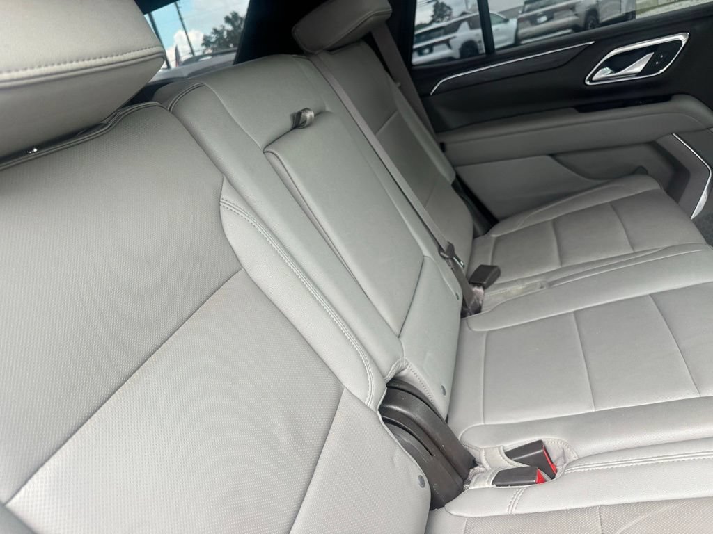 Used 2022 GMC Yukon SLT w/ SLT Luxury Package AWD/4WD image 16